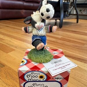Enesco Mary's Moo Moos "I Get a Kick Out of Moo" Soccer Cow Figurine